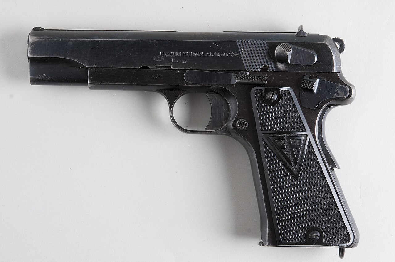 Vis wz. 35 — Semi-automatic Pistol