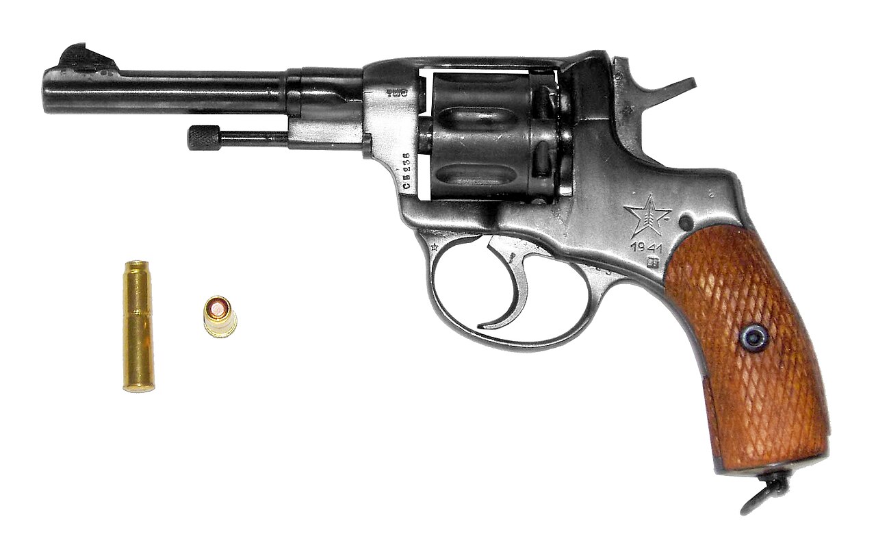 Nagant M1895 — Revolver