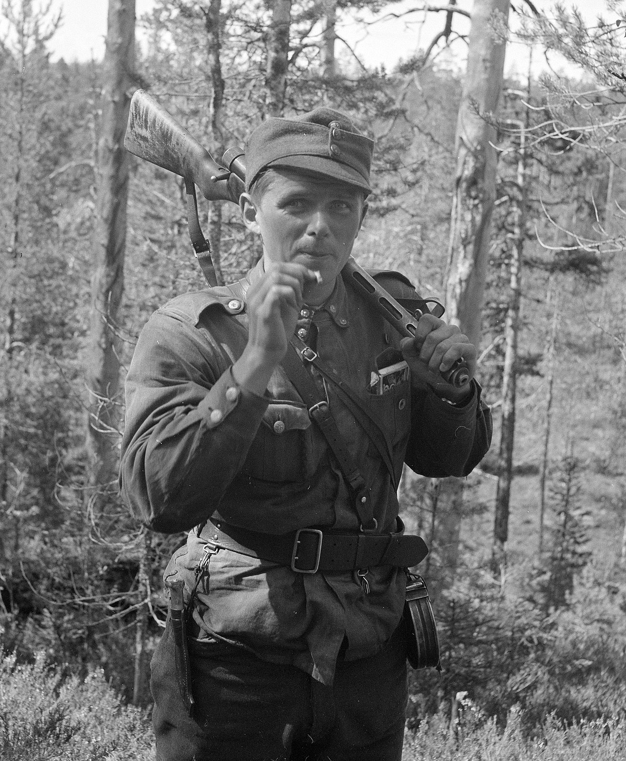 Suomi KP/-31 — Submachine Gun